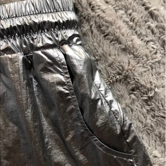 NWT silver H&M Miniskirt - XS - Picture 3 of 5